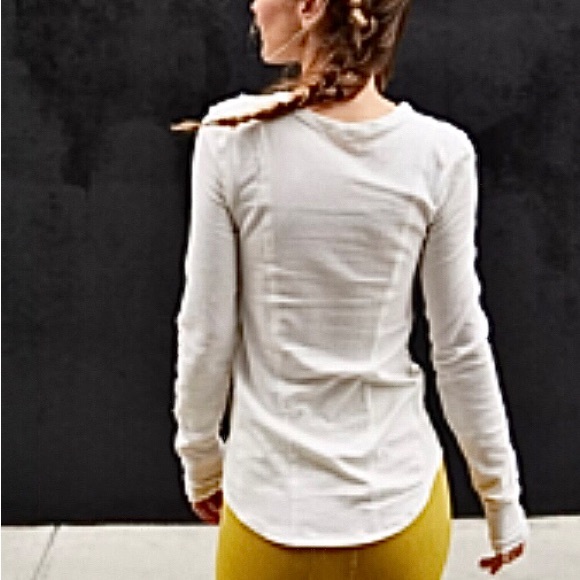 Free People Movement Into It Layer Top. Size M - Picture 5 of 12